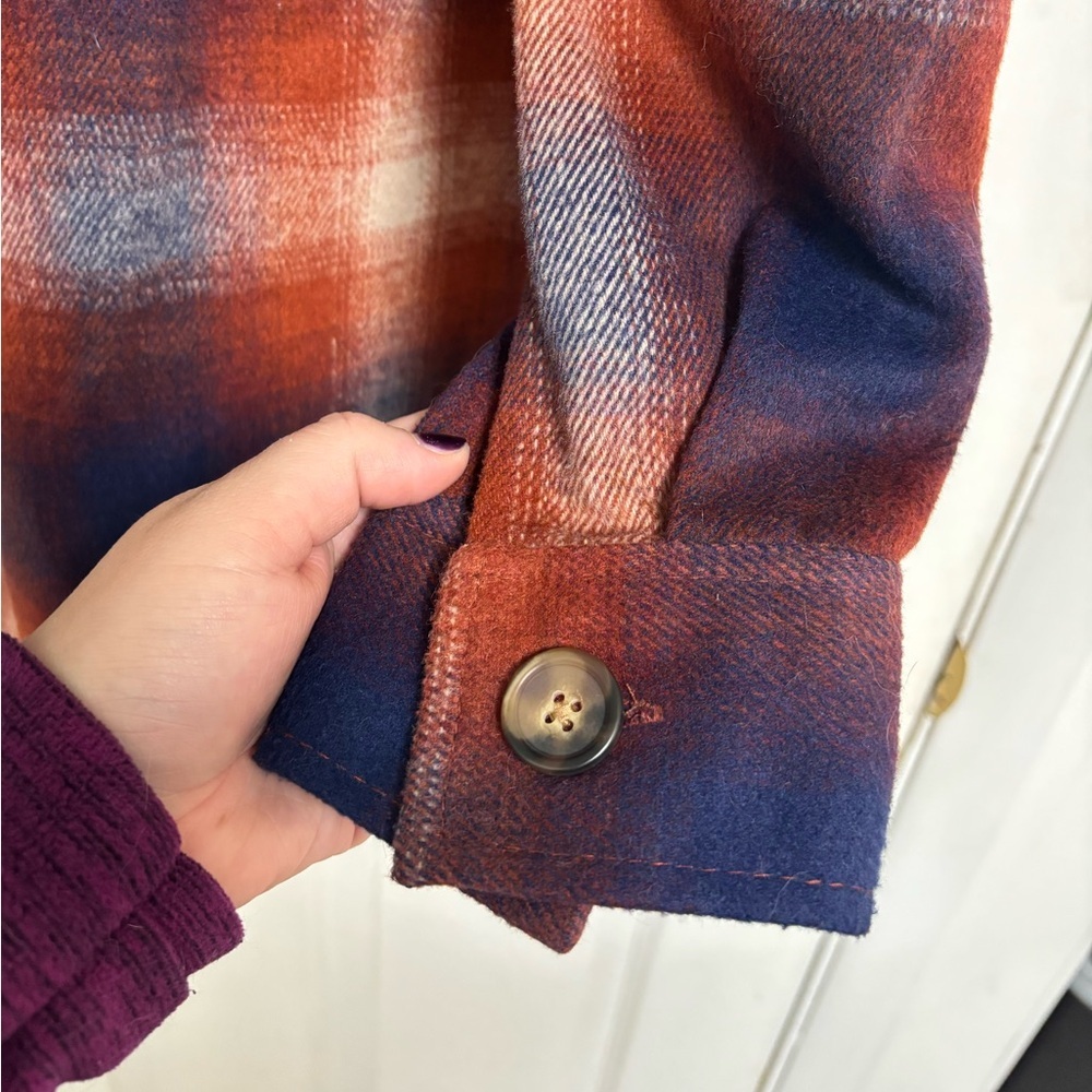 a.n.a Rust & Navy Plaid Shacket Button Front Women’s Size Large - Picture 5 of 9